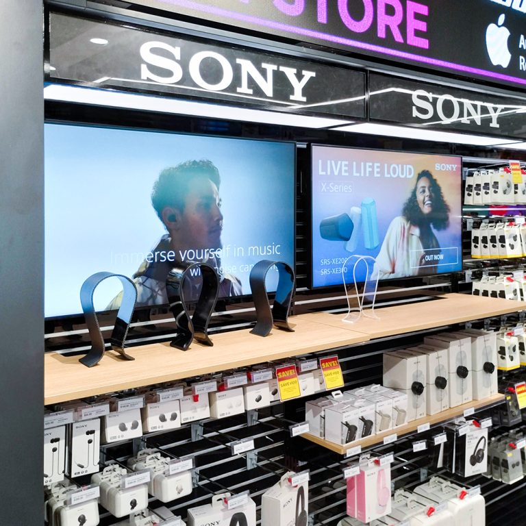 jds-gallery-whsmith-inmotion-mel-lcd-2-displays-wallmounted